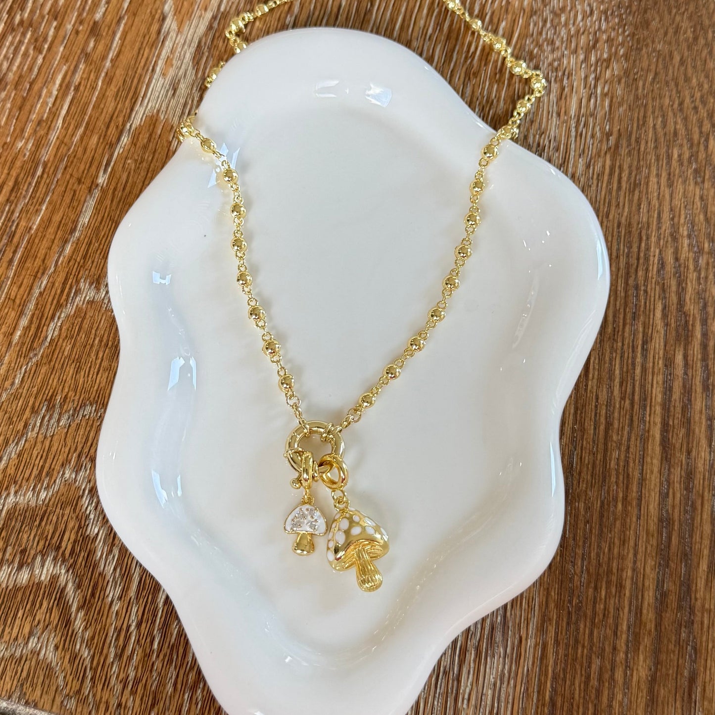 JESSY NECKLACE