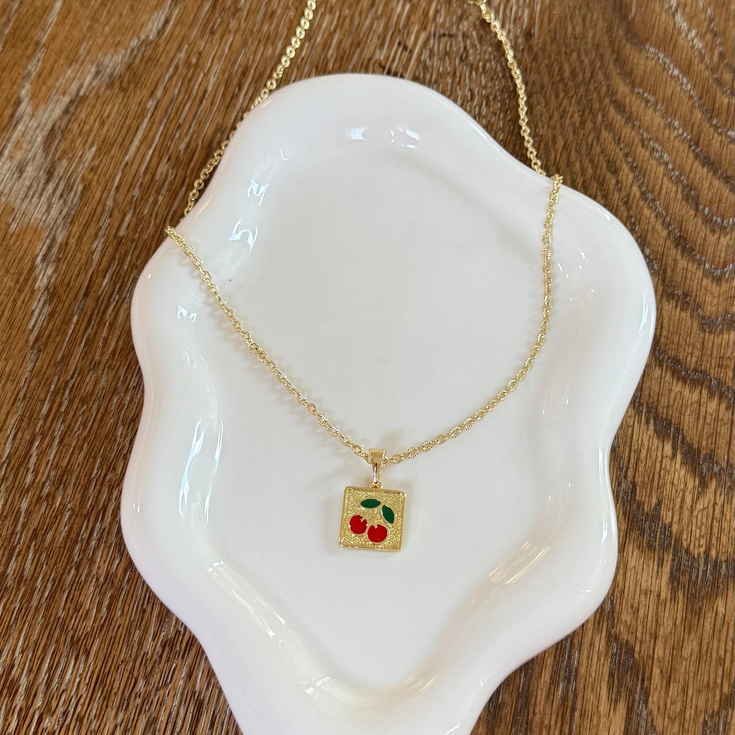 LORY NECKLACE