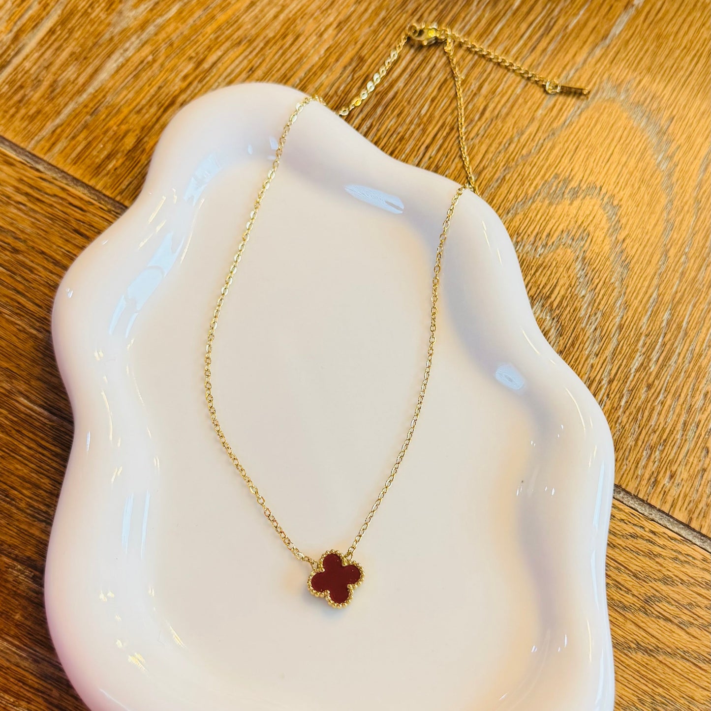 CLOVER NECKLACE