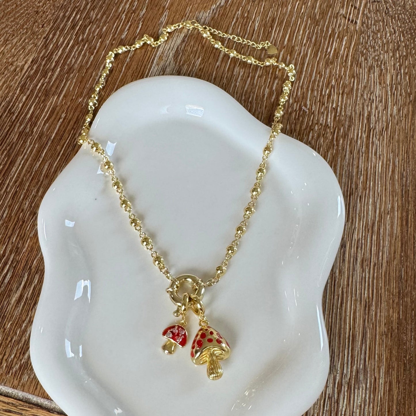 JESSY NECKLACE