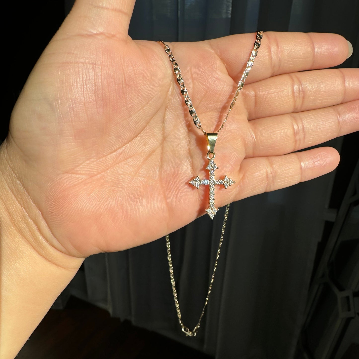 AVA NECKLACE