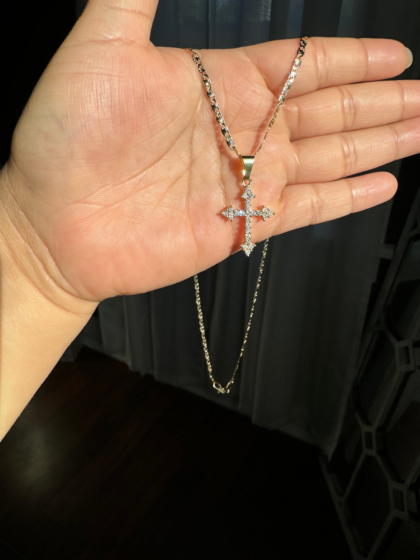 AVA NECKLACE